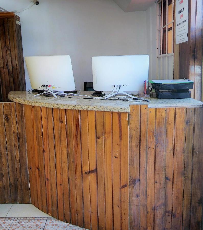 Hotel Caribic House à Montego Bay Extérieur photo