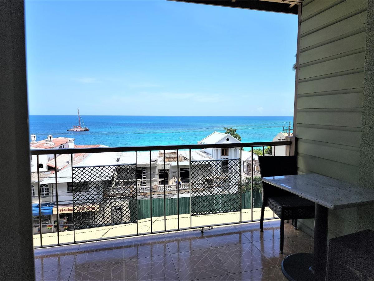 Hotel Caribic House à Montego Bay Extérieur photo