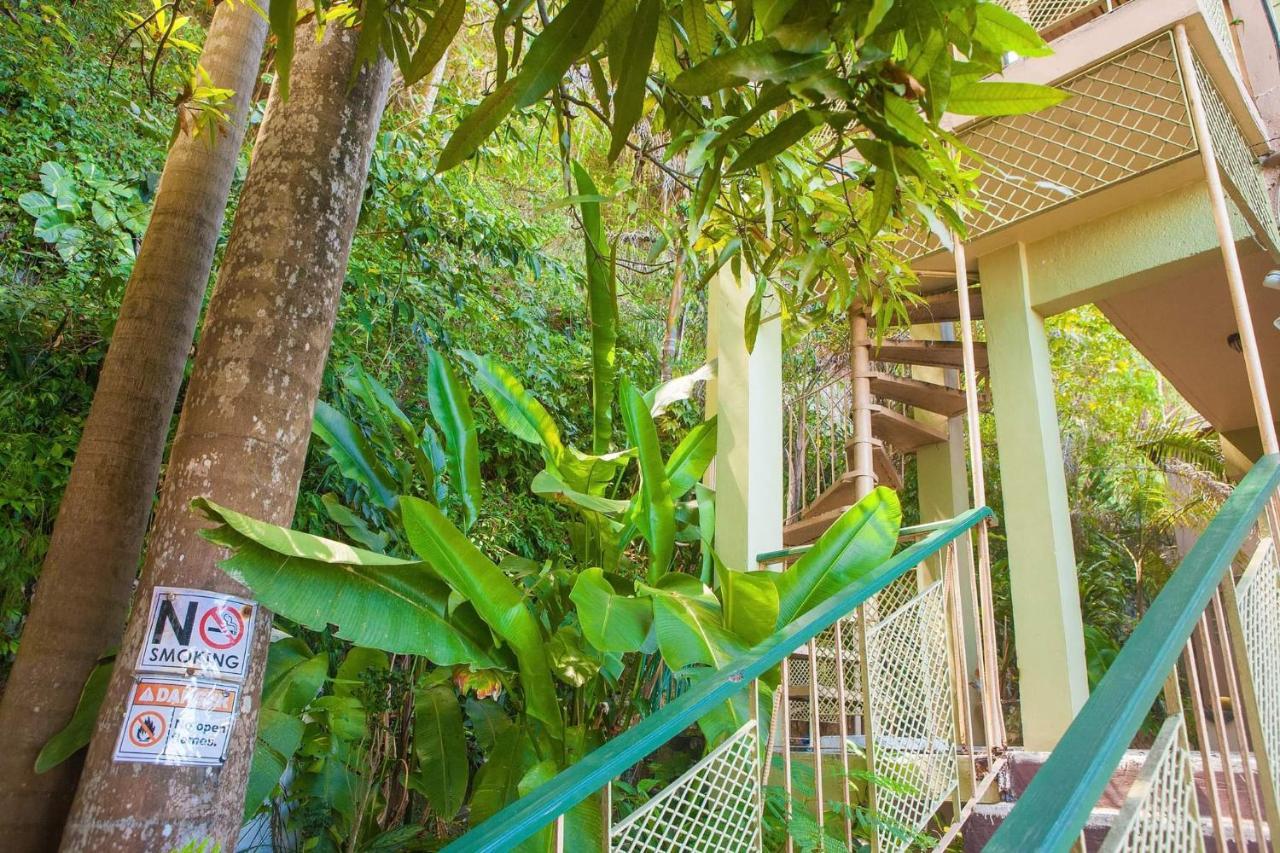 Hotel Caribic House à Montego Bay Extérieur photo