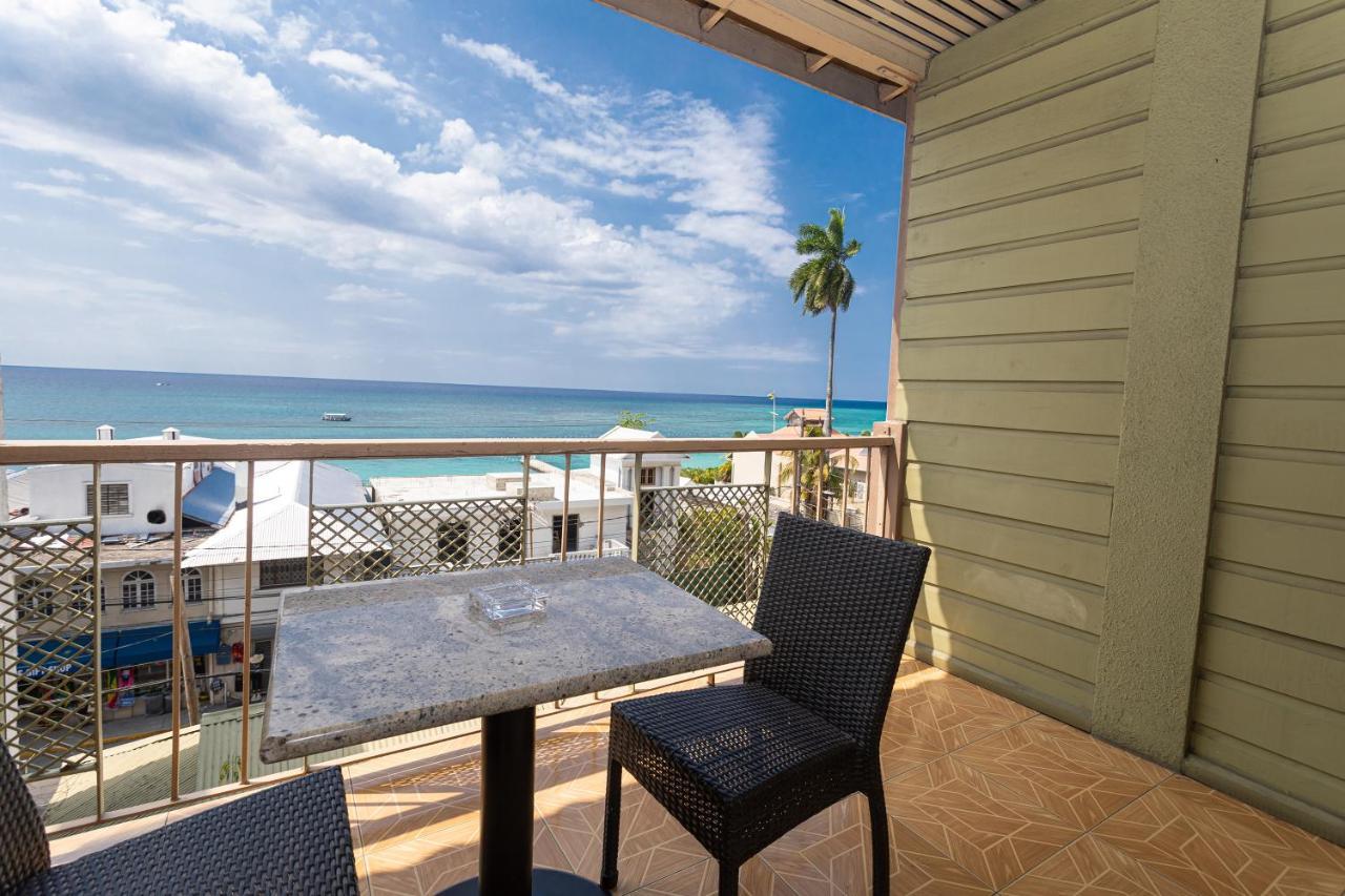 Hotel Caribic House à Montego Bay Extérieur photo