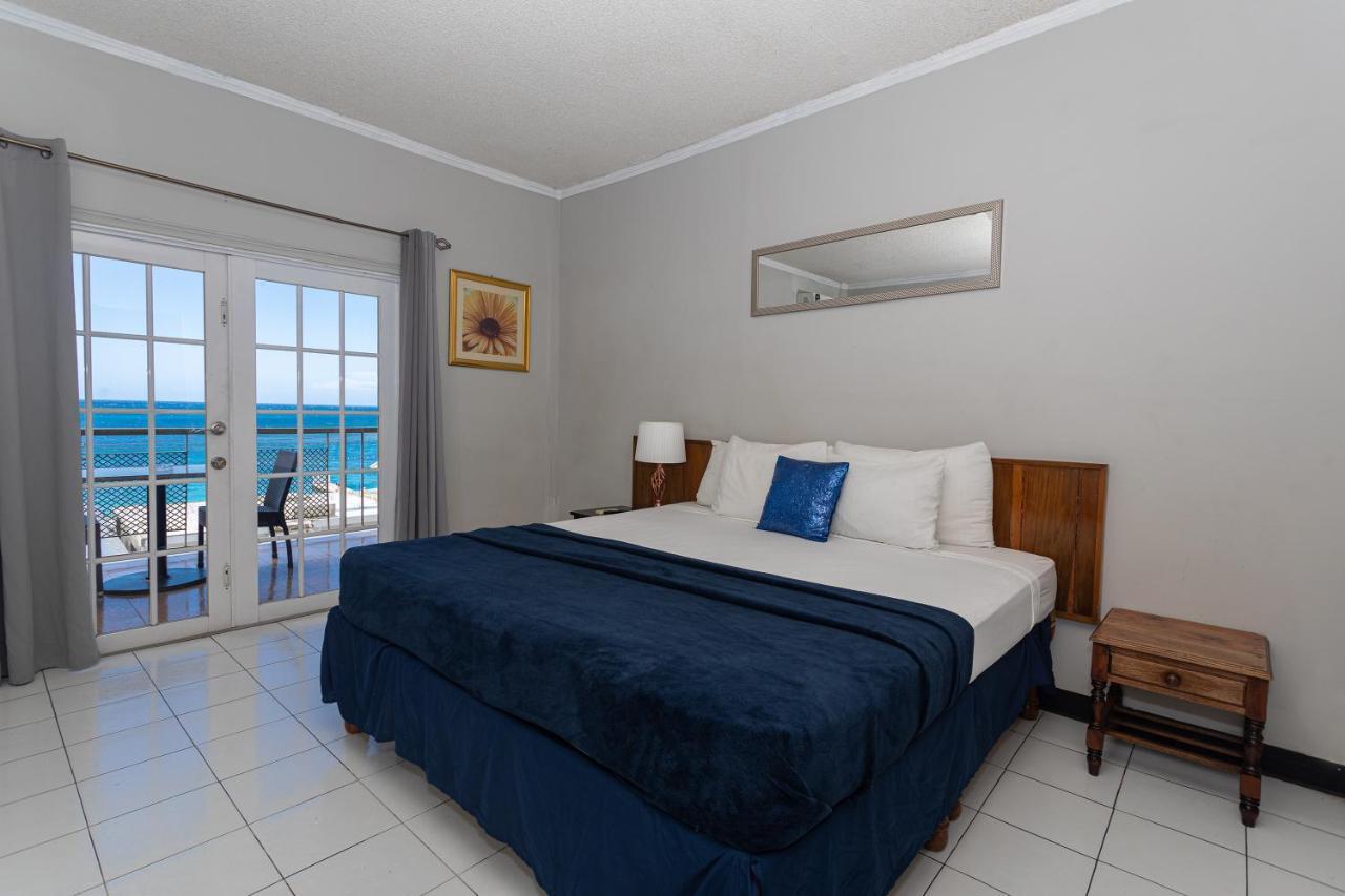 Hotel Caribic House à Montego Bay Extérieur photo