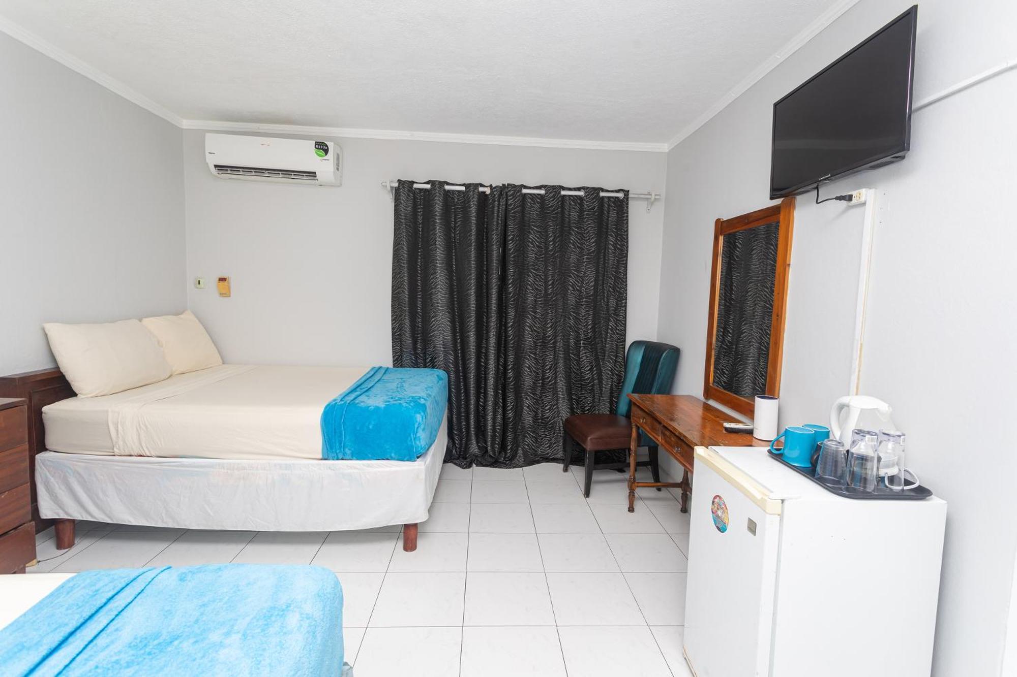Hotel Caribic House à Montego Bay Extérieur photo