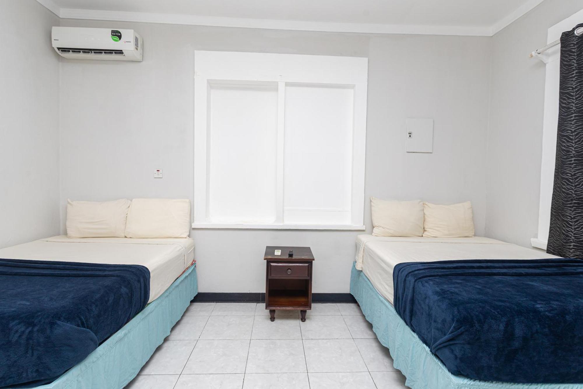 Hotel Caribic House à Montego Bay Extérieur photo