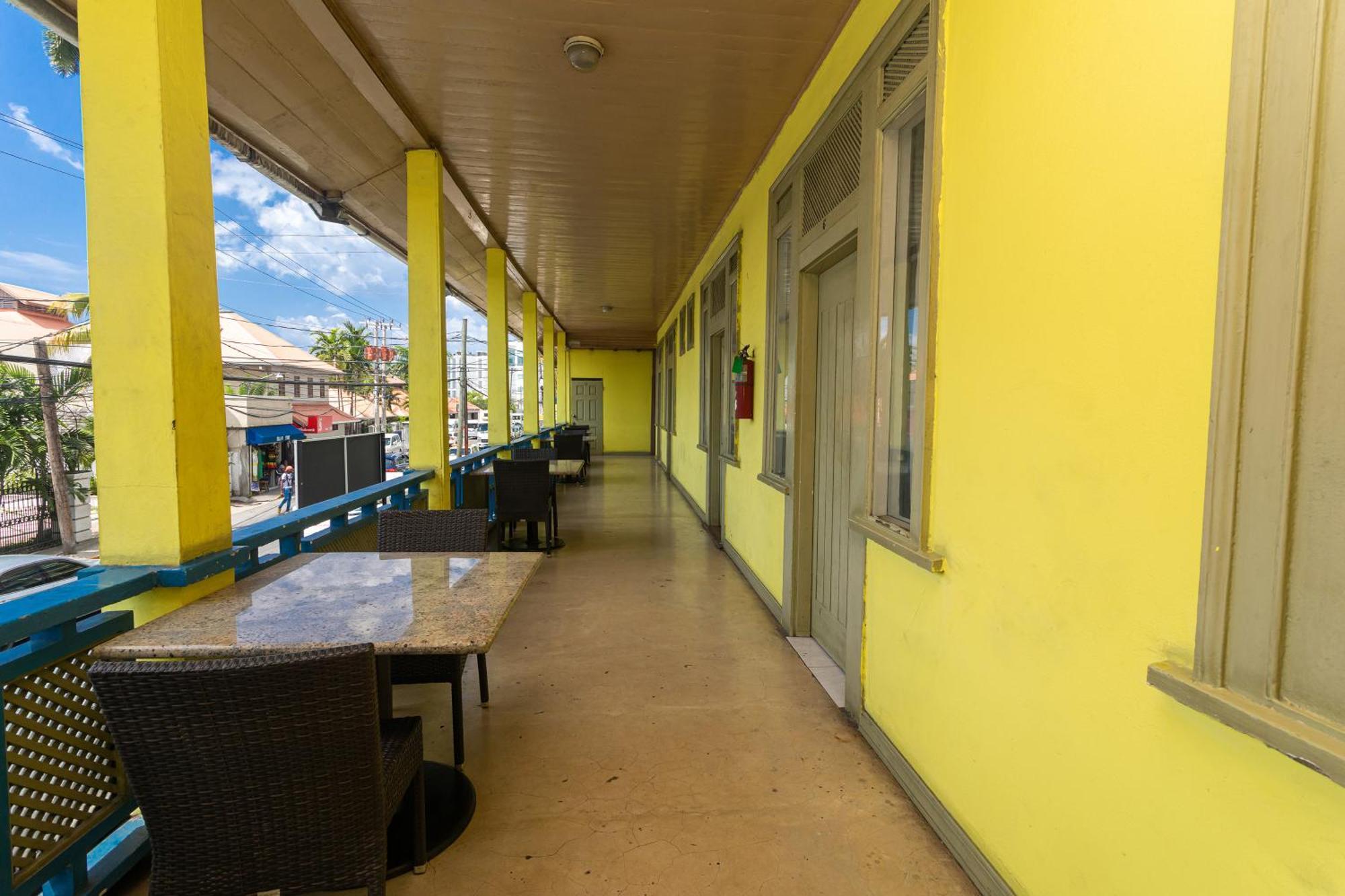 Hotel Caribic House à Montego Bay Extérieur photo
