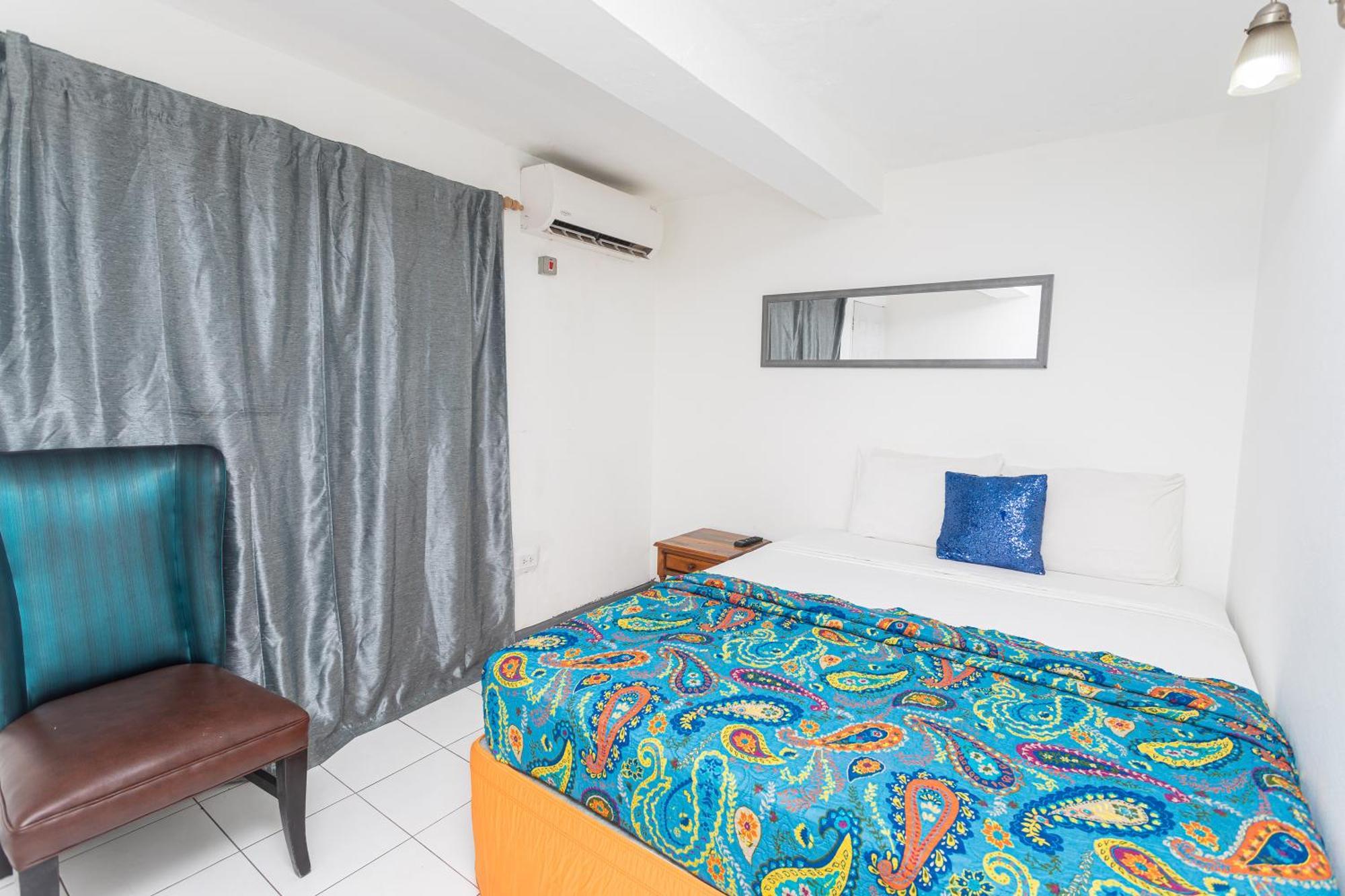 Hotel Caribic House à Montego Bay Extérieur photo