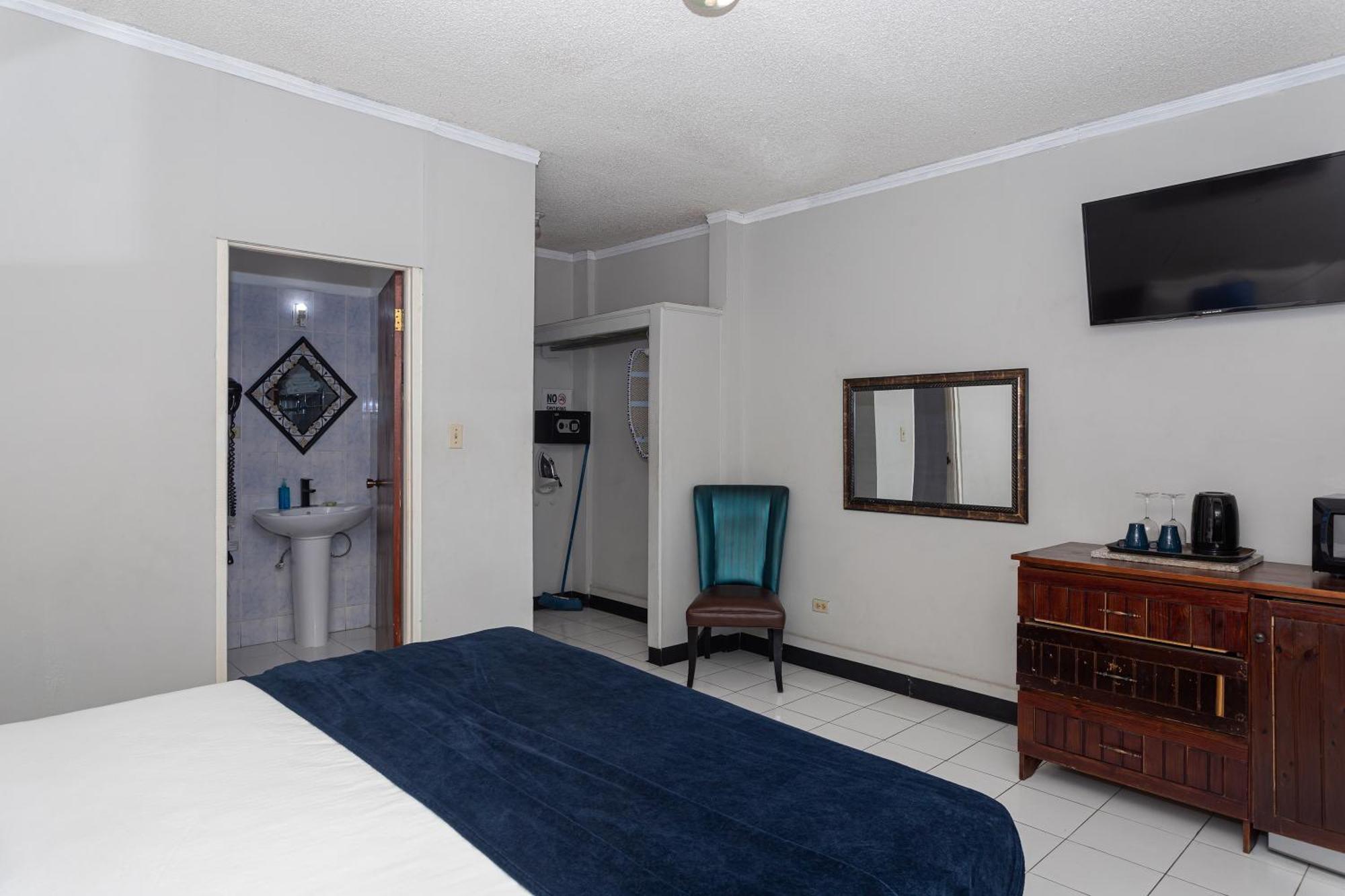 Hotel Caribic House à Montego Bay Extérieur photo