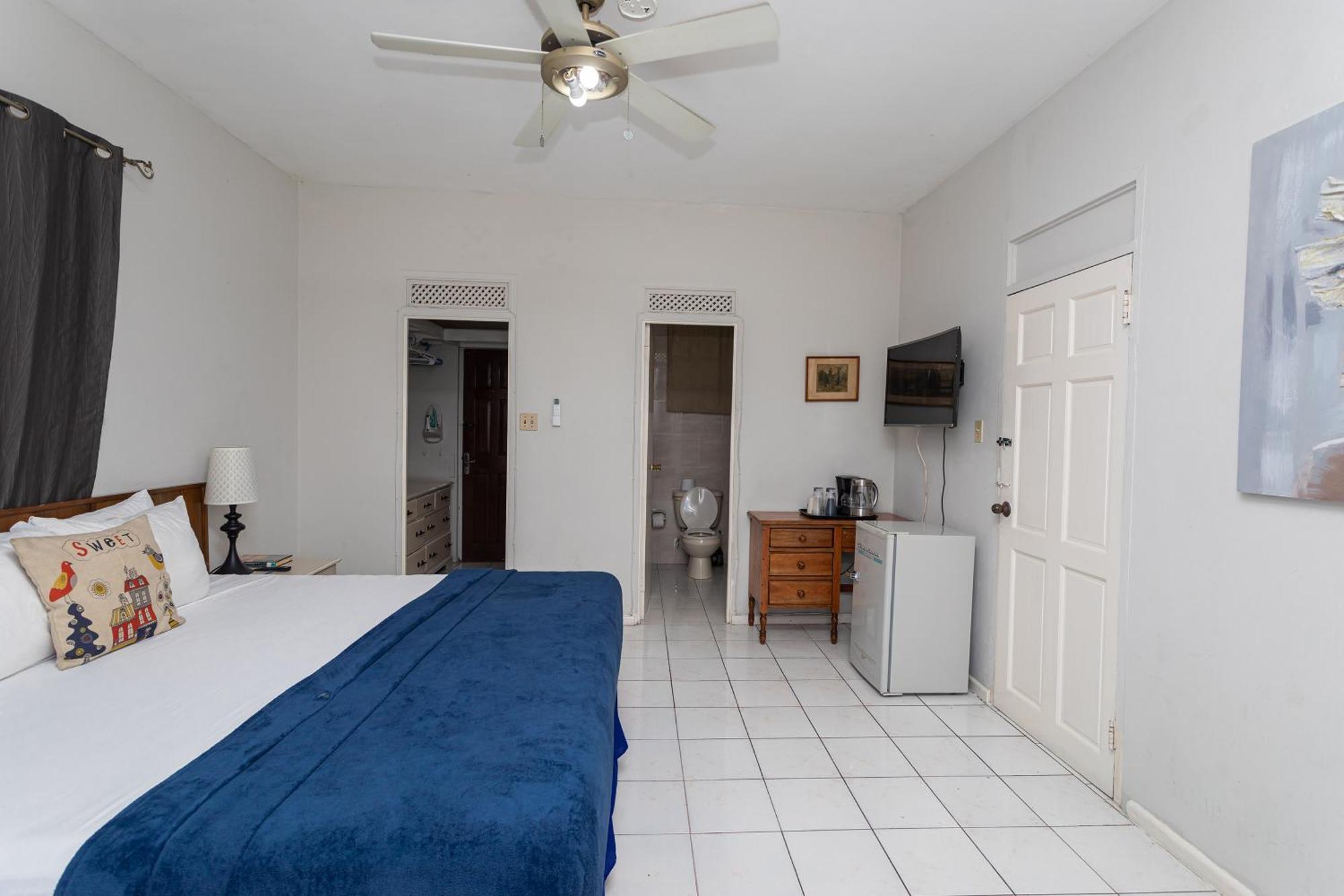 Hotel Caribic House à Montego Bay Extérieur photo