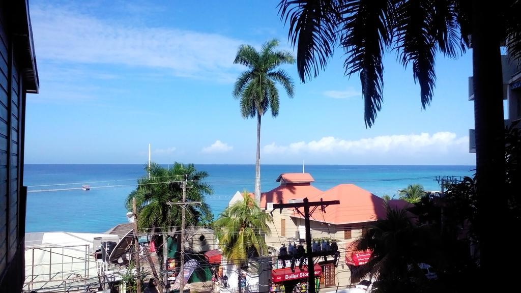 Hotel Caribic House à Montego Bay Extérieur photo