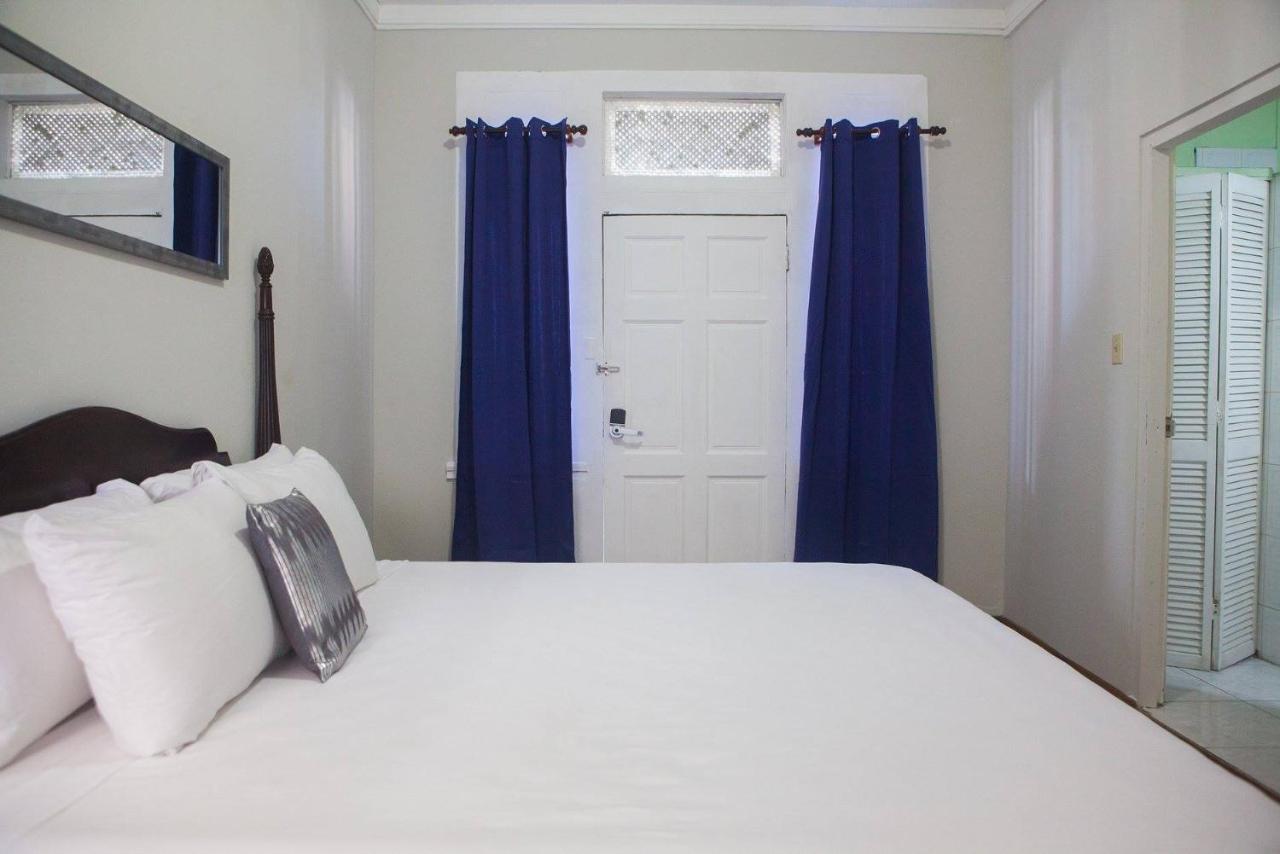 Hotel Caribic House à Montego Bay Extérieur photo