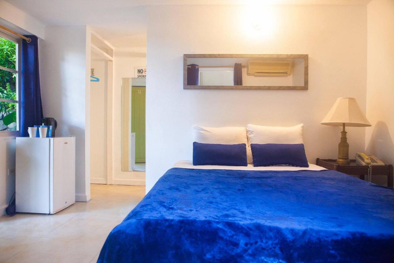 Hotel Caribic House à Montego Bay Extérieur photo
