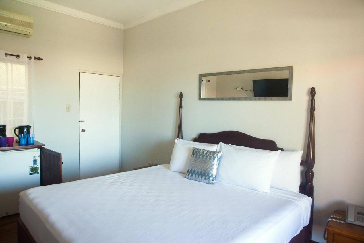 Hotel Caribic House à Montego Bay Extérieur photo